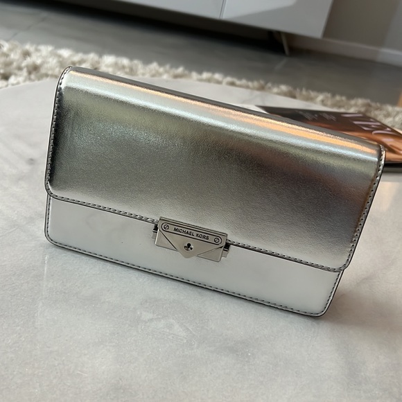 MICHAEL KORS SHINY SILVER CECE CLUTCH CHAIN INCLUDED!!!!! - Picture 6 of 17